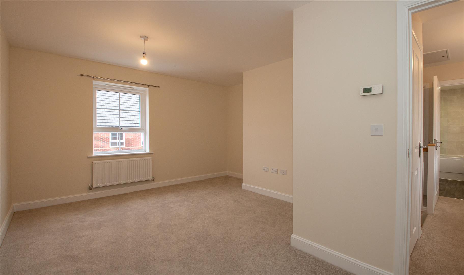 Lithgows Avenue, Brooklands, Milton keynes